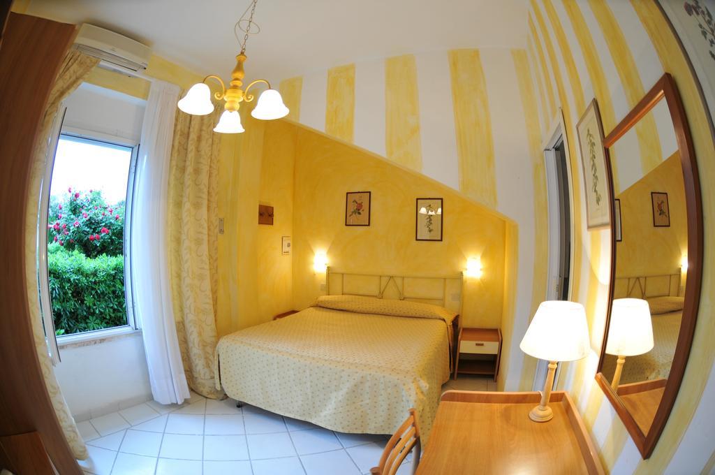 Hotel Atlantic Марина-ди-Каррара Номер фото