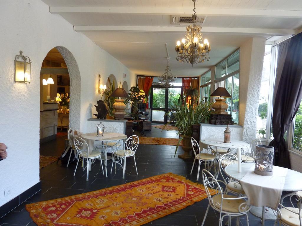 Hotel Atlantic Марина-ди-Каррара Экстерьер фото